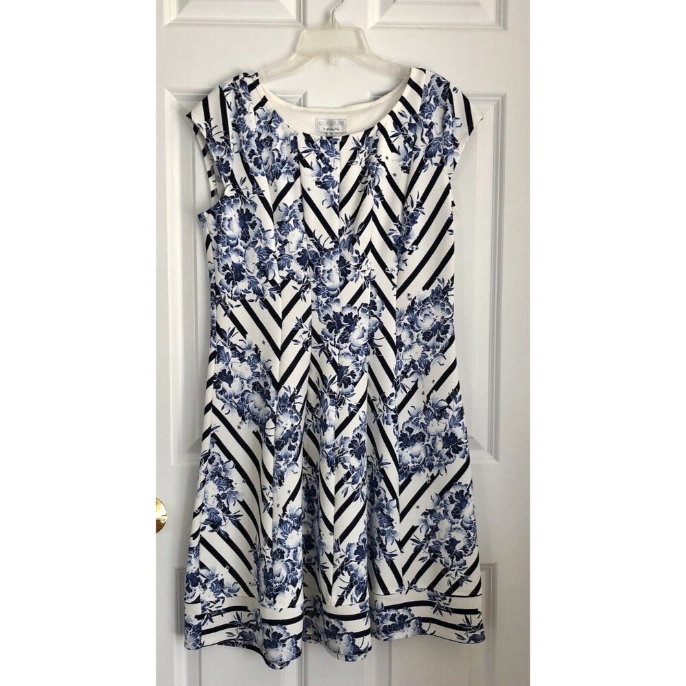 Signature By Robbie Bee Womens Mini Fit & Flare Dress Petites Medium Floral Blue